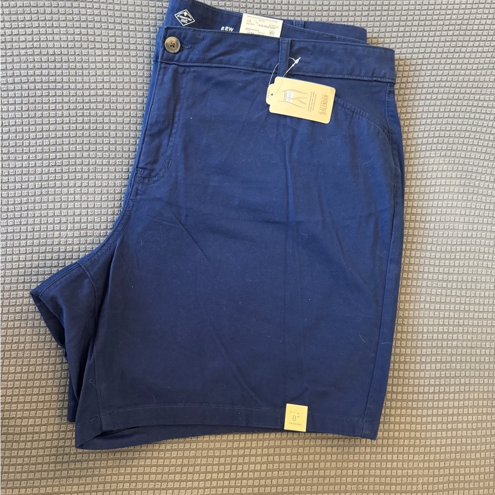 St. John's Bay Women's Mid Rise Shorts - Dark Blue 22W nWT - Picture 4 of 6